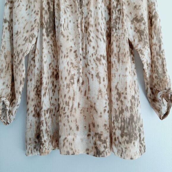CLUB MONACO 100% Silk Semi-Sheer Lightweight Blouse Top Cheetah Sz XS Flawed - Picture 4 of 15